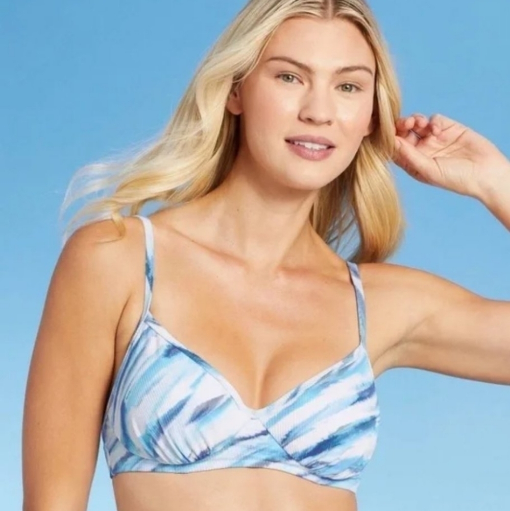 NWOT shade and shore bikini top 36 B